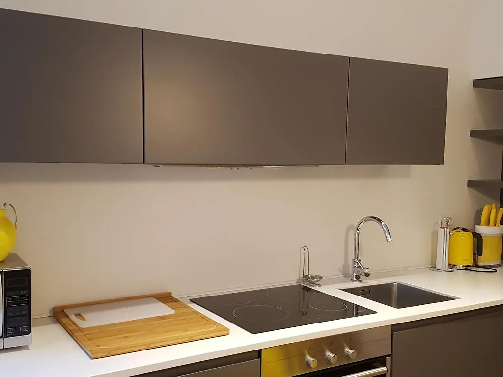 Madeleine Apartments - Brera Milánó